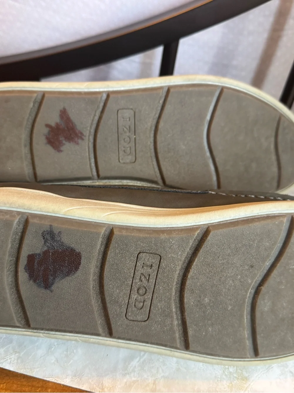 Izod  Mens Gray Slip-On Casual Loafers. Looks Comfy andComfortable Size 12 Med